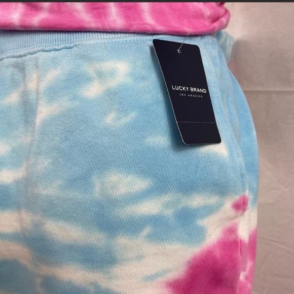 BRAND NEW Cute tie-dye shorts Large - Picture 3 of 3